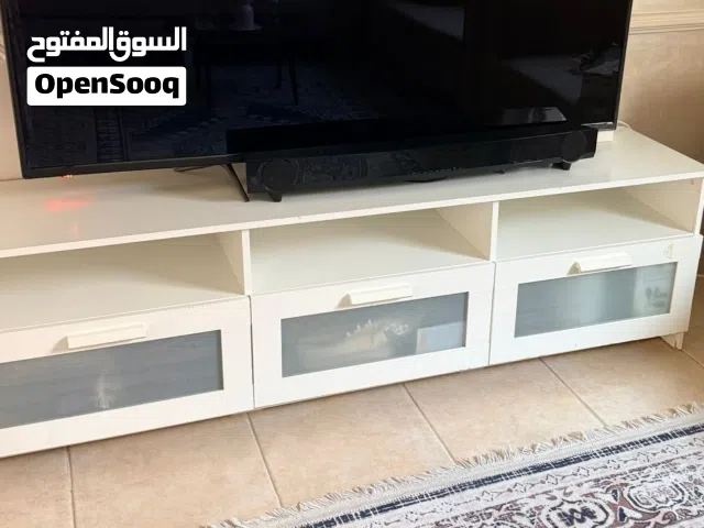 طاولة تلفزيون