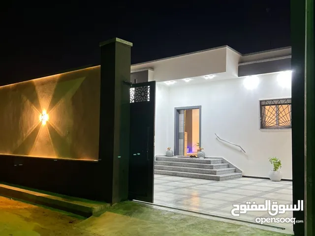2 Bedrooms Chalet for Rent in Tripoli Al-Baesh