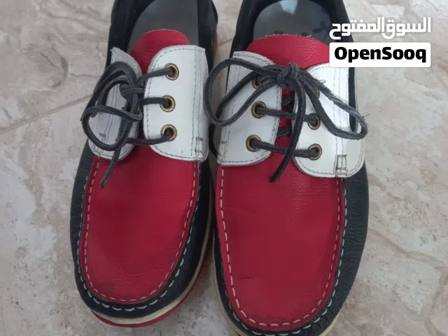 أحذية ماركات عالمية مميزة رجالي و ستاتي بحال الجديد - الأحذية استعمال شخصي .