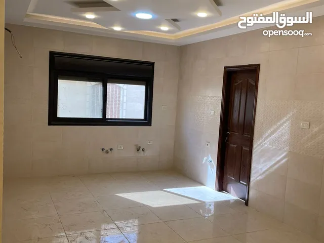 130 m2 3 Bedrooms Apartments for Sale in Zarqa Al Zarqa Al Jadeedeh