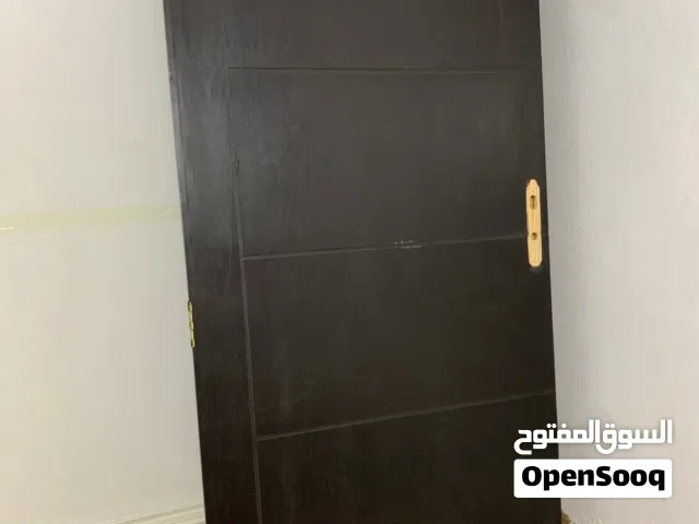 باب خشب نظيف