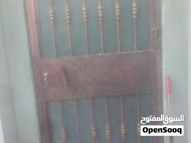 باب حديد شبه جديد في تاجوراء