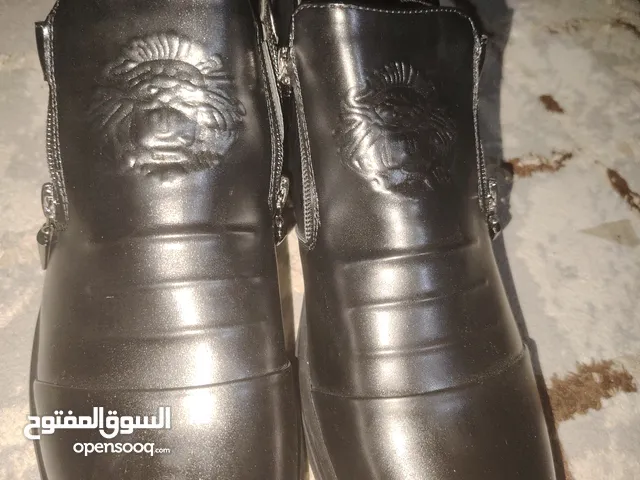 شباب تكرمون حذاد جديد بلمحلات قياس 44