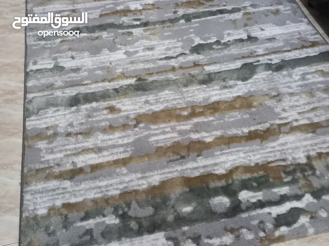 سجادة لون سكني غامق وفاتح مع درجات الكابتشينو