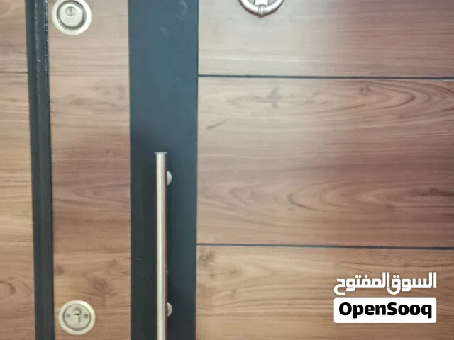 شقة للايجار في السبعة بالقرب من شيل برقان على الطريق