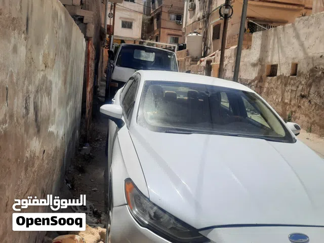 2017 فورد فيوجن SE