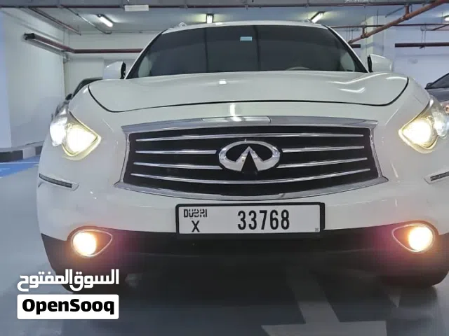 2016 إنفينيتي QX70 Luxury