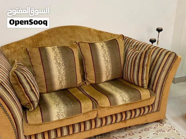 للبيع: طقم كنب بحالة ممتازة