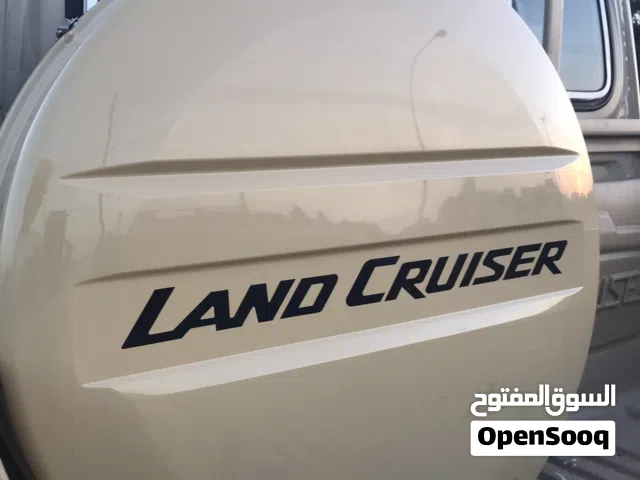 كلوزر لبسة تاير السبير شبه جديد مستخدم سبوعين