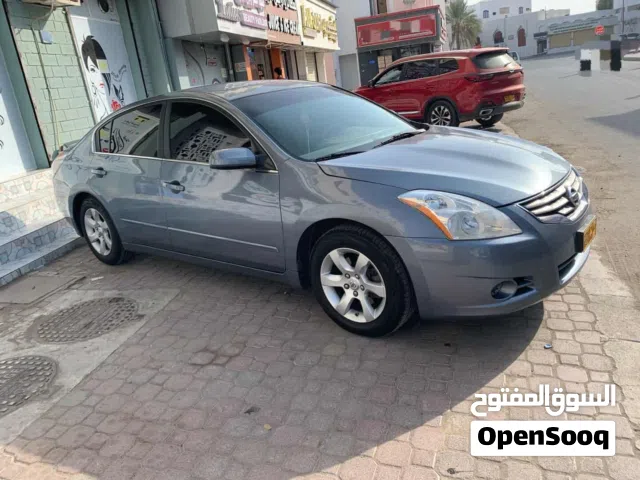 2011 نيسان التيما SL