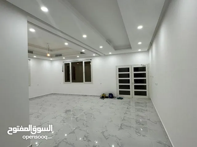1100 m2 More than 6 bedrooms Villa for Sale in Al Ahmadi Wafra residential
