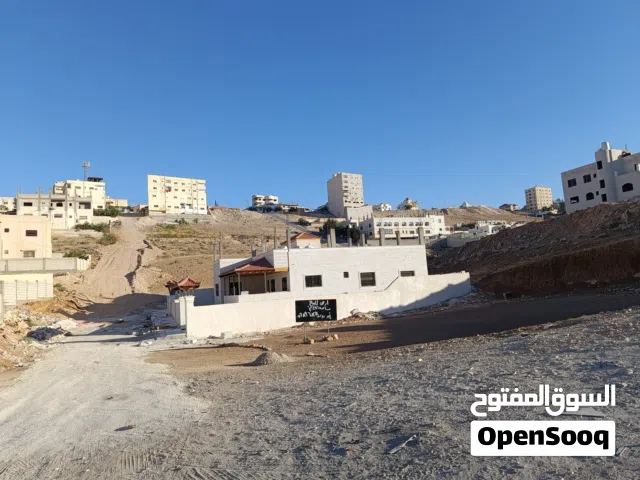 قطعة ارض مميزة للبيع في ضاحية المدينة المنورة مجروفة و جاهزة للبناء على شارعين