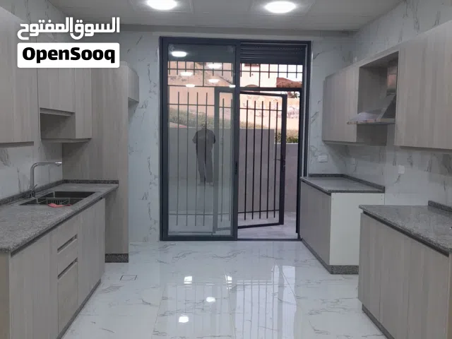 شقه تشطيب جديد لم تسكن بأعلى المواصفات 2نوم 2حمام صاله قعده بلكونه مطلوب عائله صغيره او عرسان
