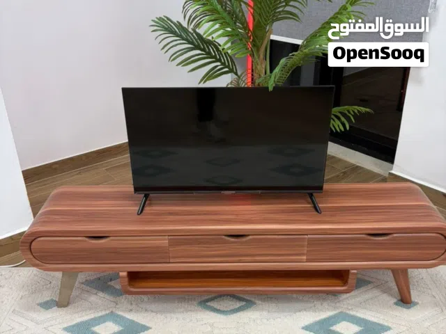 شاشة ميز شاشة نظيفات تدعم واي فاي وافلام واشتراكات وبيهن مجال للشراي محتاجة واريد ابيعهن