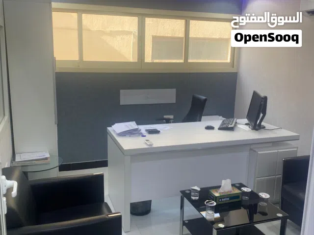 للبيع مكتب 800 قدم مؤثث بشكل ممتاز جاهز للتسليم / موقع مميز شارع الشيخ عمار / عجمان الروضة 2