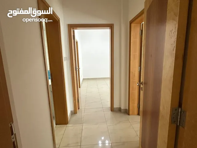 شقق غرفتين وصالة للايجار في بريق الشاطئ - 2 BHK Flats For Rent on Bareeq AL Shatti
