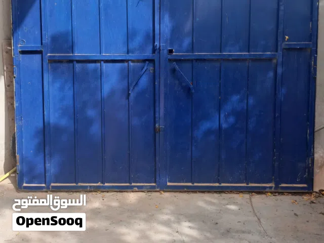 باب محل تجاري