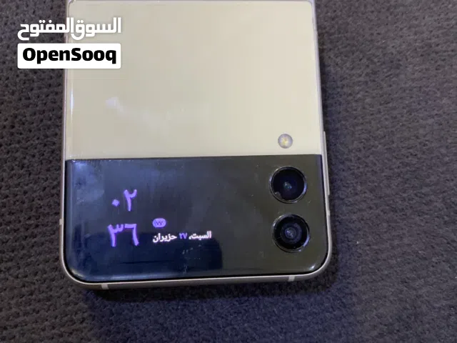 Samsung Galaxy Z Flip3 5G 128 GB in Amman