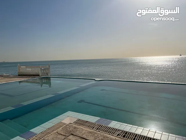 عشاق البحر والخصوصية والبحر .شقق للايجار بمنتجع سكنى راقى بالمنقف على البحر مباشرة