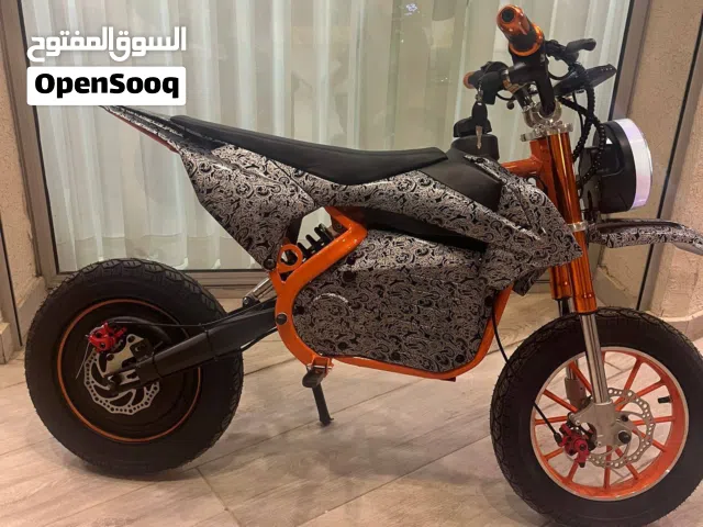 متور كوبرا 2026 محرك 600 واط 24 فولت لون رمادي كاربون فايبر