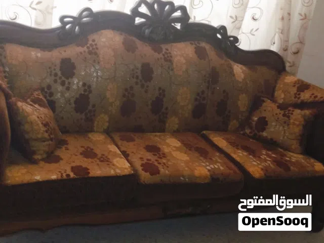 كنب وسجاد وبرادي خزانه وتخت...