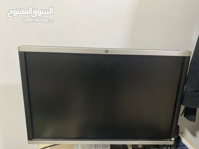 للبيع شاشة وأفضل سعر راح ابيعة والشاشة في حالة ممتازة