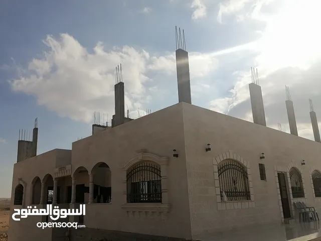 365 m2 4 Bedrooms Townhouse for Sale in Zarqa Madinet El Sharq