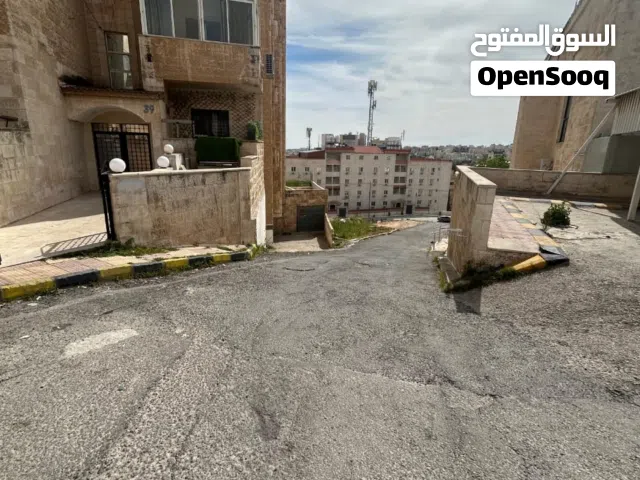 مخزن للإيجار مخزن للإيجار حي الجامعة بالقرب من شارع ومستشفى الجامعة الاردنية