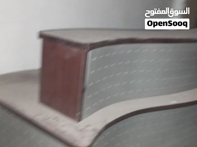 للبيع طاوله مكتب ريسبشن إستقبال بحاله جيده جدا تصلح لمحل تلفونات أو عياده او المكتب عقاري المكتب تجا