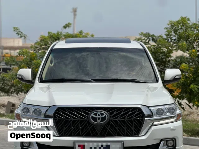 TOYOTA LAND CRUISER GXR V8 2017 WHITE