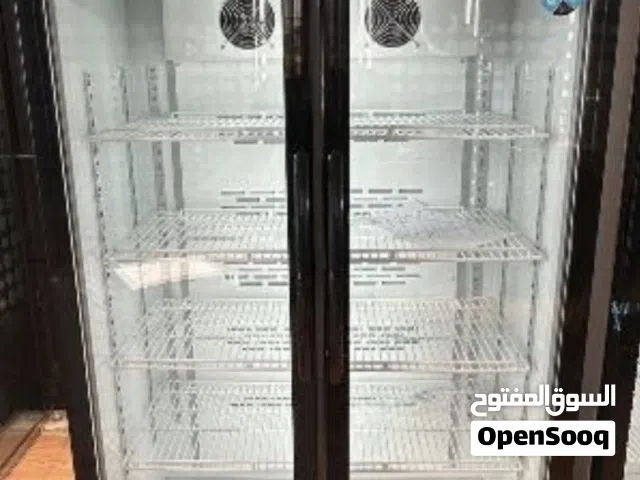 ثلاث ثلاجات عرض زجاجية بابين، بحالة ممتازة وتعمل بكفاءة، المعاينة متاحة السعر 3900