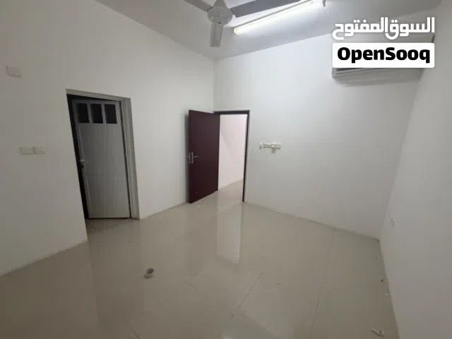 140 m2 3 Bedrooms Apartments for Rent in Muscat Al Mawaleh