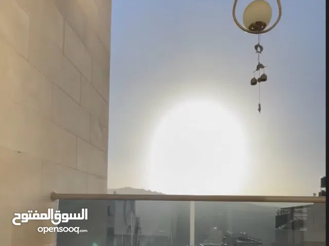 شقة بالجبل الشمالي مشطبة تشطيب فخم