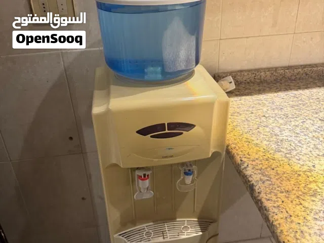 كولر مياه تبريد وتسخين وثلاجة مدمجة مع قارورة المياه وفلتر يعمل بشكل ممتاز للبيع خدمة فحص مجانية