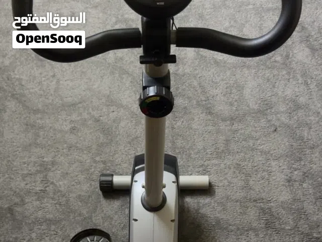 دراجة تمارين ثابتة (Exercise Bike / Upright Bike)