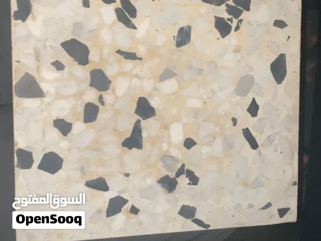 موجود زليز كمية 300 متر جديد الدق الاول طلياني