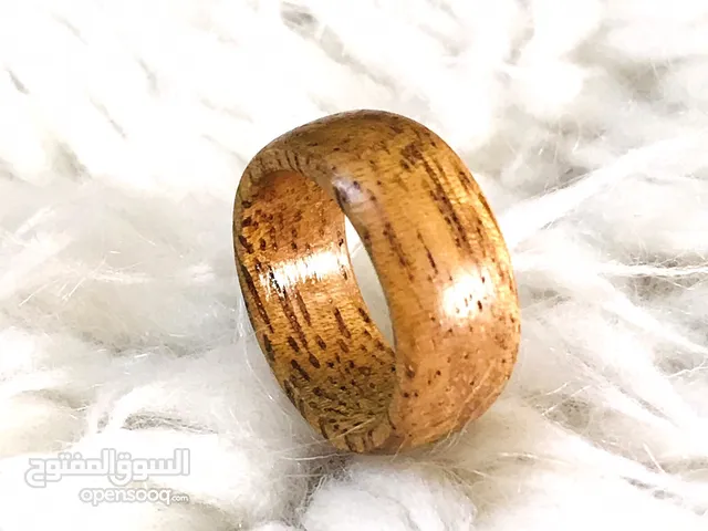 دبلة من الخشب النبيل