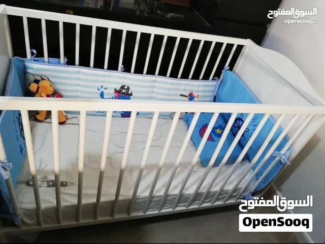 سرير اطفال من ايكيا