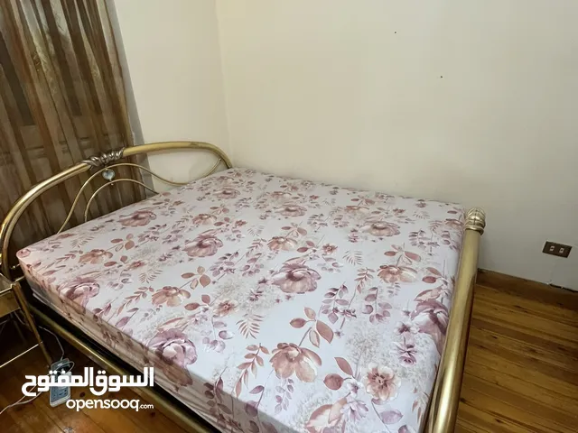 سرير نحاس مطلي ذهب