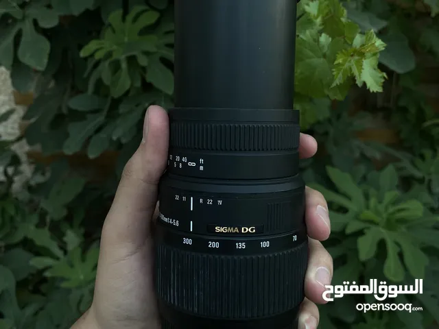 للبيع عدسه كانون 70-300 سيكما