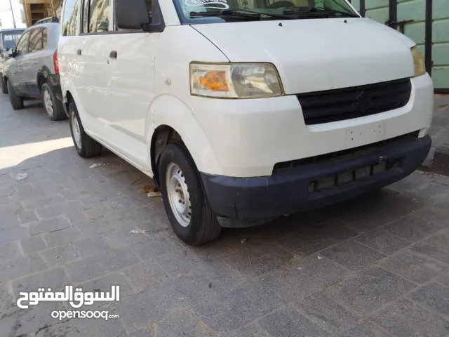 للبيع باص عفريت ياباني خليجي مجمرك  موديل 2013  وارد شبه جديد تعز المدينه