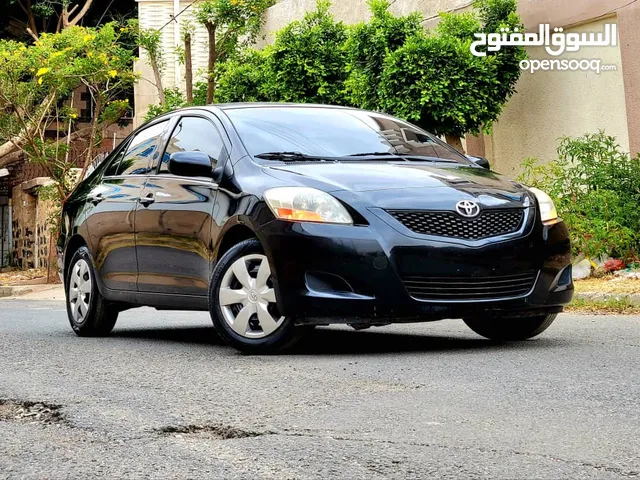 2012 تويوتا يارس Basic