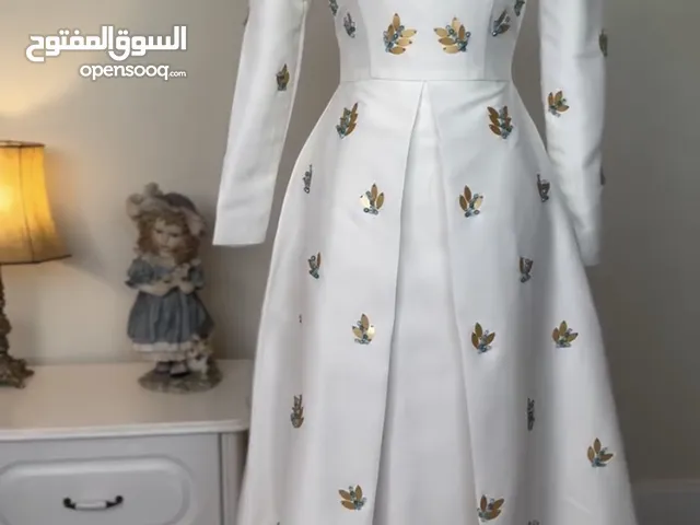 فستان جدا فخم للمناسبات مقاس ميديوم لبسة وحدة