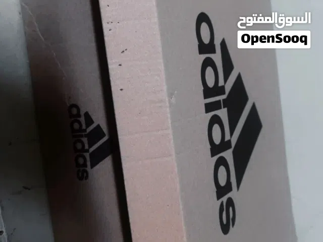 بوت اصابع اديداس جديد بالكرتونه