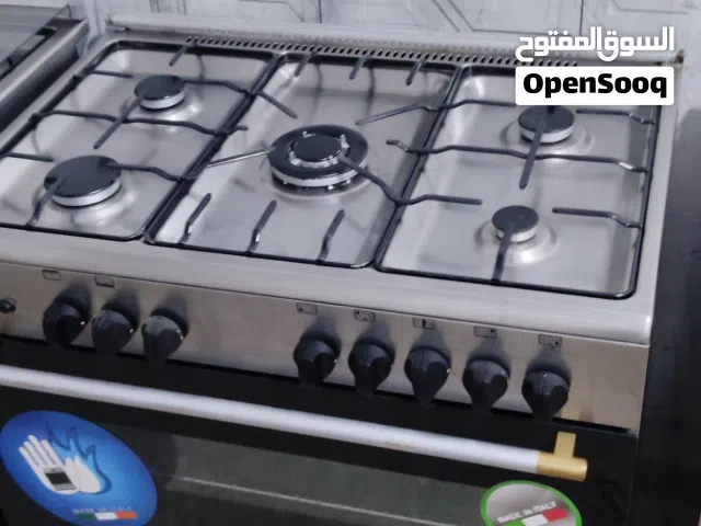 نبيع طباخ 5 شعله ايطالي مقاس 60 في 90 بحاله ممتازه استخدام معا التوصل التشغيل تن