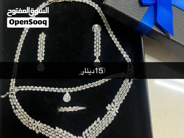 عقد ومسكة عروس