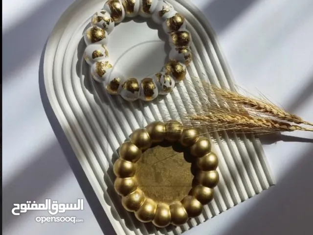 تحف وفازات متوفر بيع جملة ومفرق وب اسعار تناسب الجميع