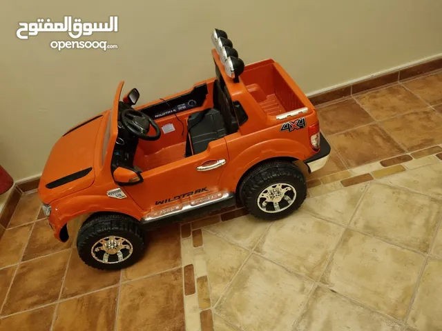 Electric car for toddlers FORD. Excellent condition. 800 Sar