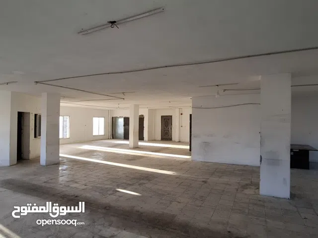 طابق كامل للإيجار 319م2، تصنيف صناعات خفيفة، يصلح لمشاغل صناعية او غذائية او مخازن، مرخص، 3 فاز