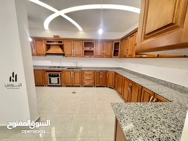 420 m2 More than 6 bedrooms Villa for Sale in Tripoli Al-Serraj